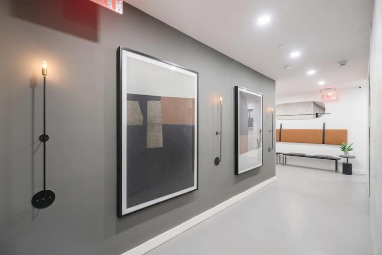 Luxe Studio With Charming Juliet Balcony Appartement New York