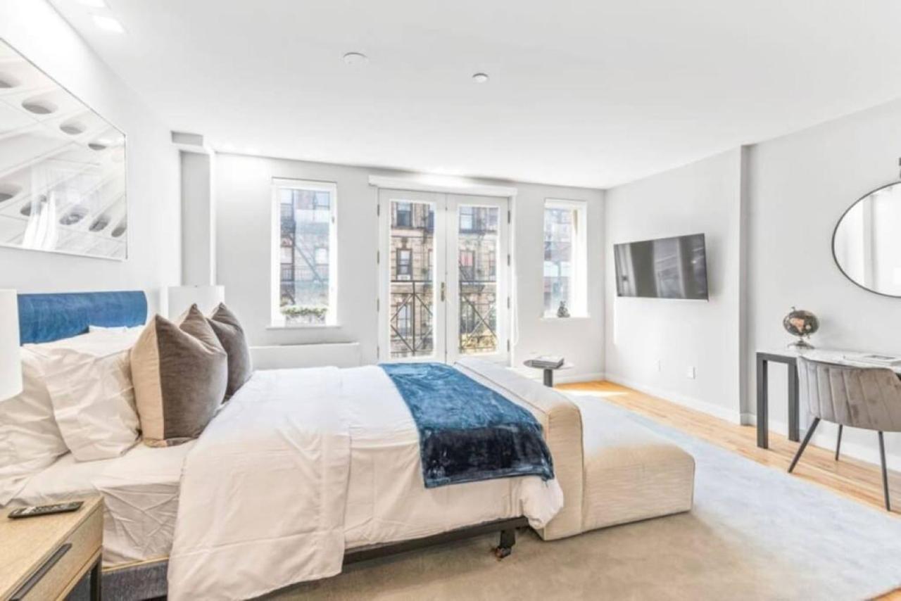 Appartement Luxe Studio With Charming Juliet Balcony *