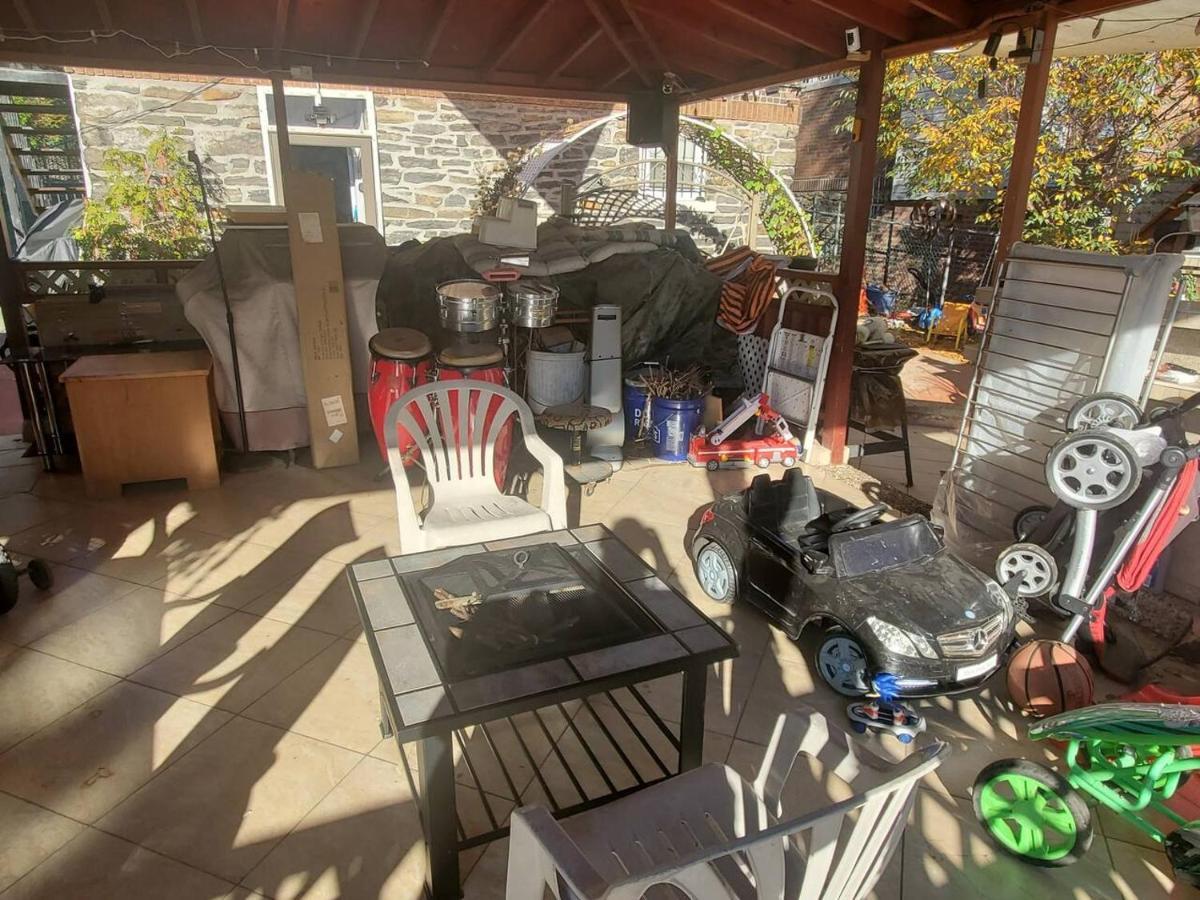 Lovely 2 Bedroom With 2 Entrance And Parking With A Fee