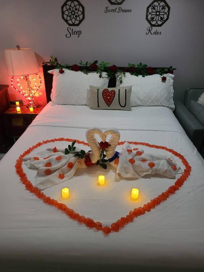 Lovely 2 Bedroom With 2 Entrance And Parking With A Fee Apartment *