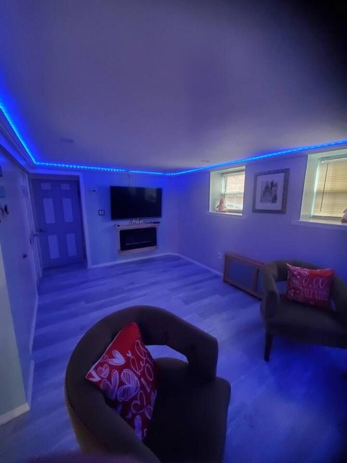 Lovely 2 Bedroom With 2 Entrance And Parking With A Fee * New York