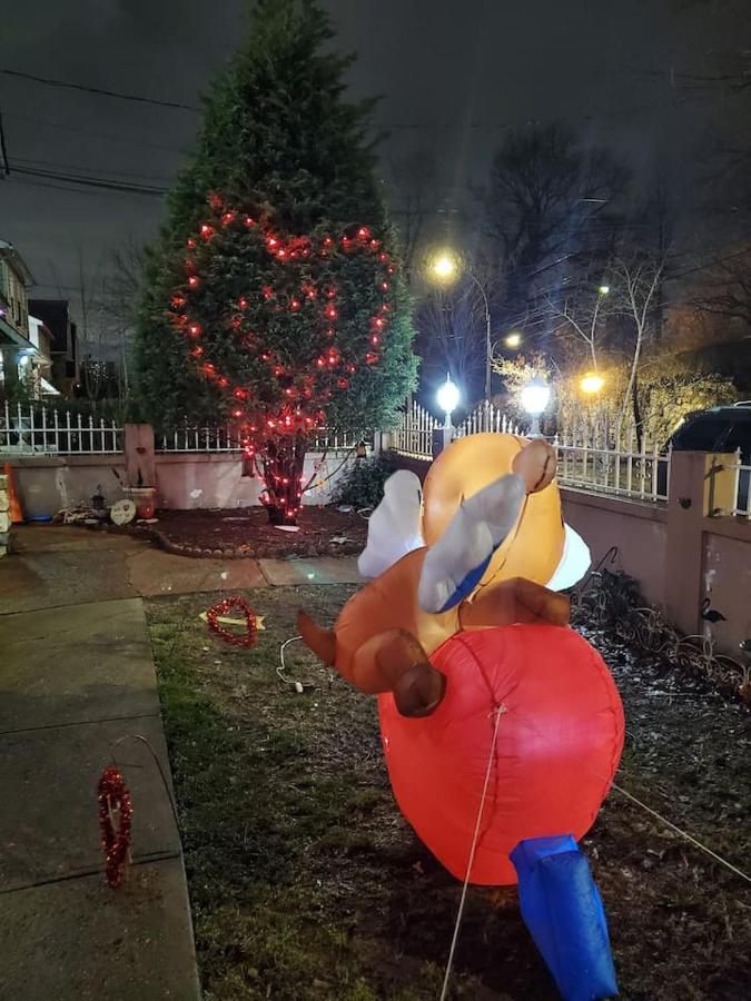 Lovely 2 Bedroom With 2 Entrance And Parking With A Fee