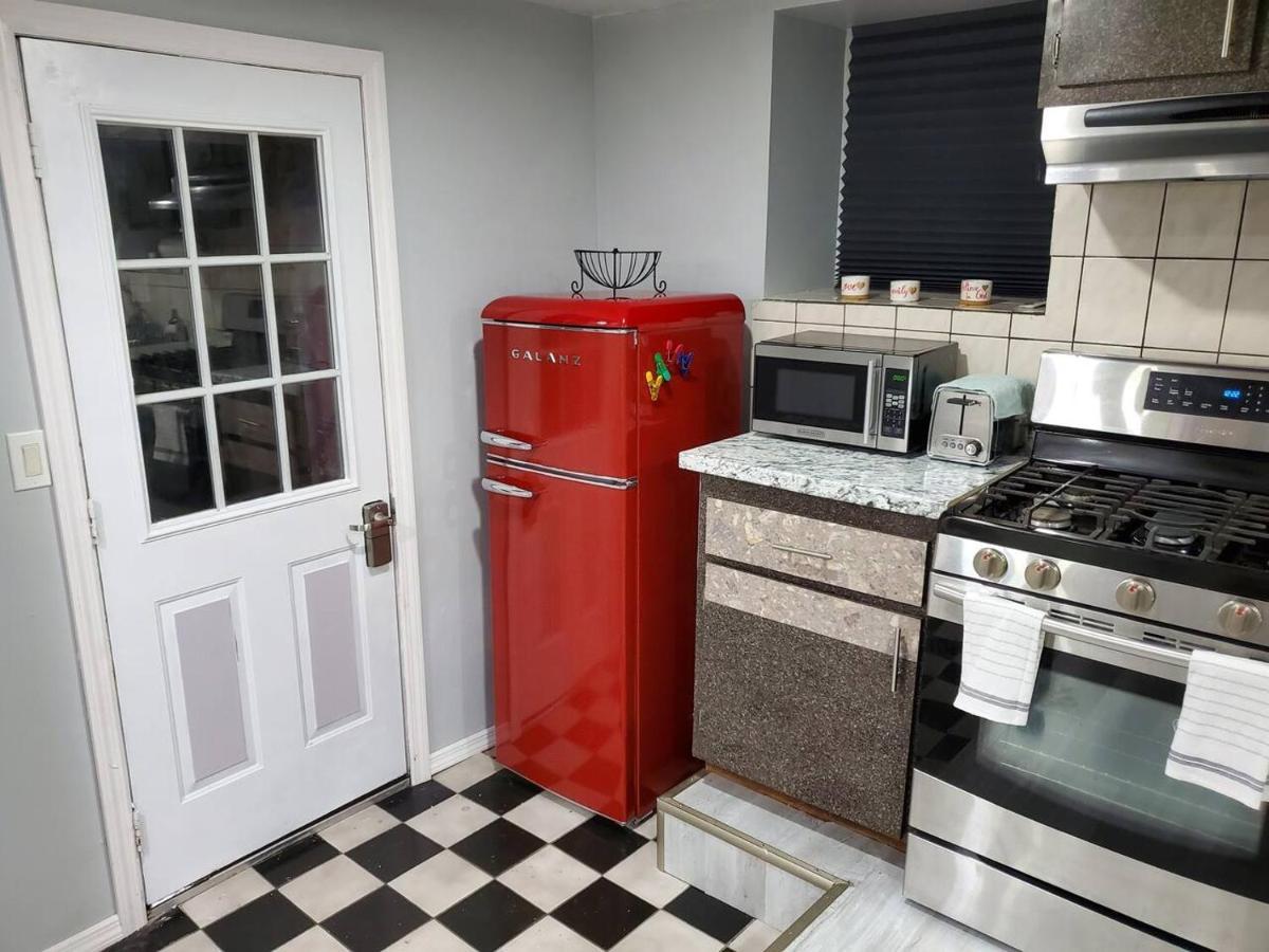 Lovely 2 Bedroom With 2 Entrance And Parking With A Fee New York