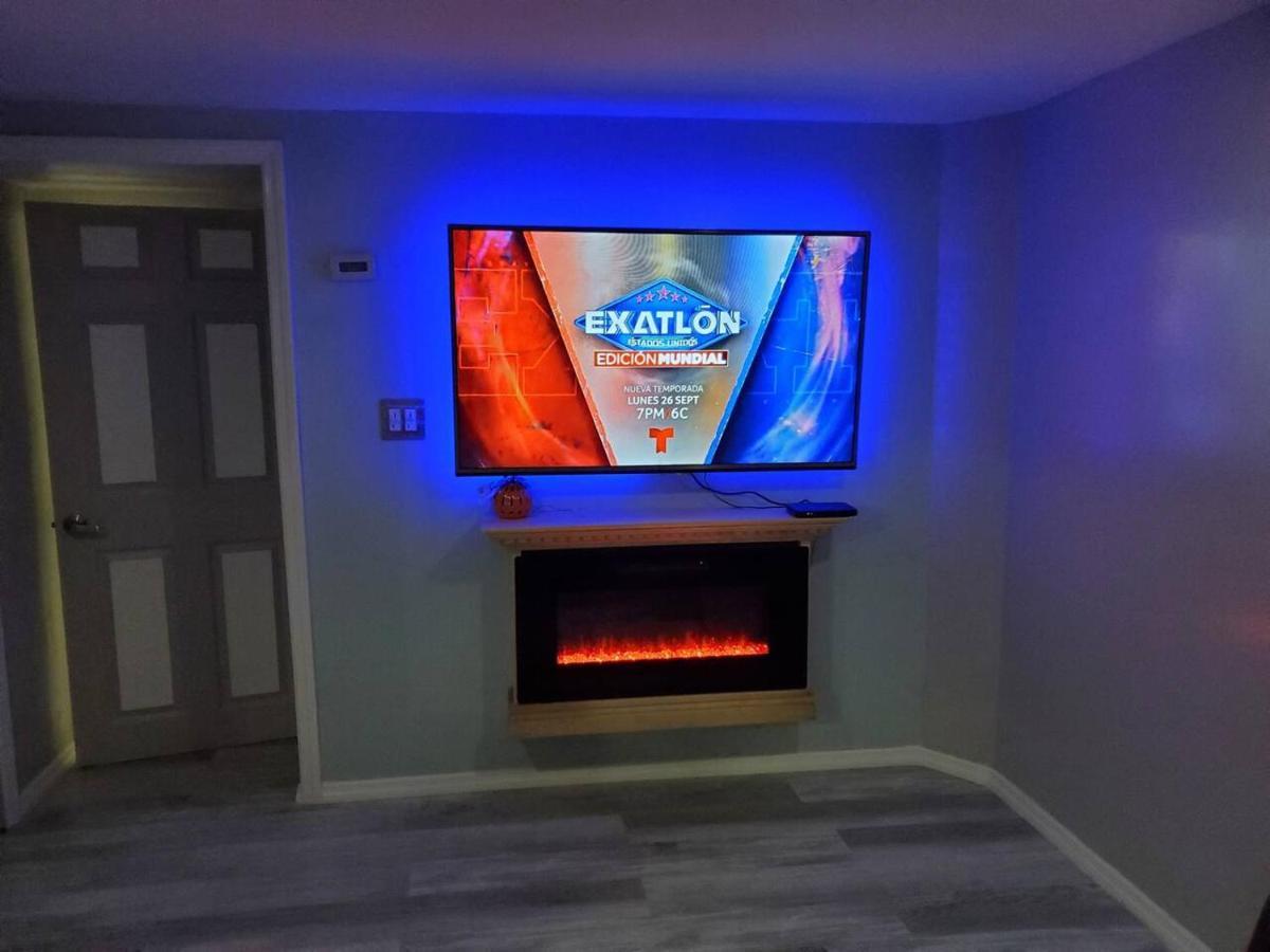 Lovely 2 Bedroom With 2 Entrance And Parking With A Fee * New York