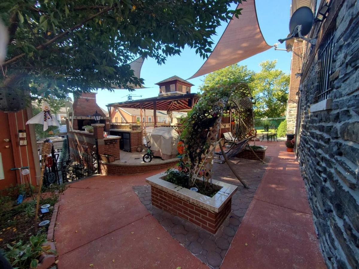 Lovely 2 Bedroom With 2 Entrance And Parking With A Fee * New York