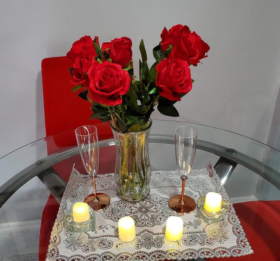 Lovely 2 Bedroom With 2 Entrance And Parking With A Fee Apartment New York