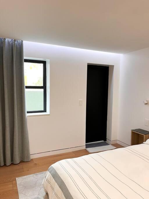 New Cozy Modern Minimalist In Brooklyn At Rem-casa Appartement New York