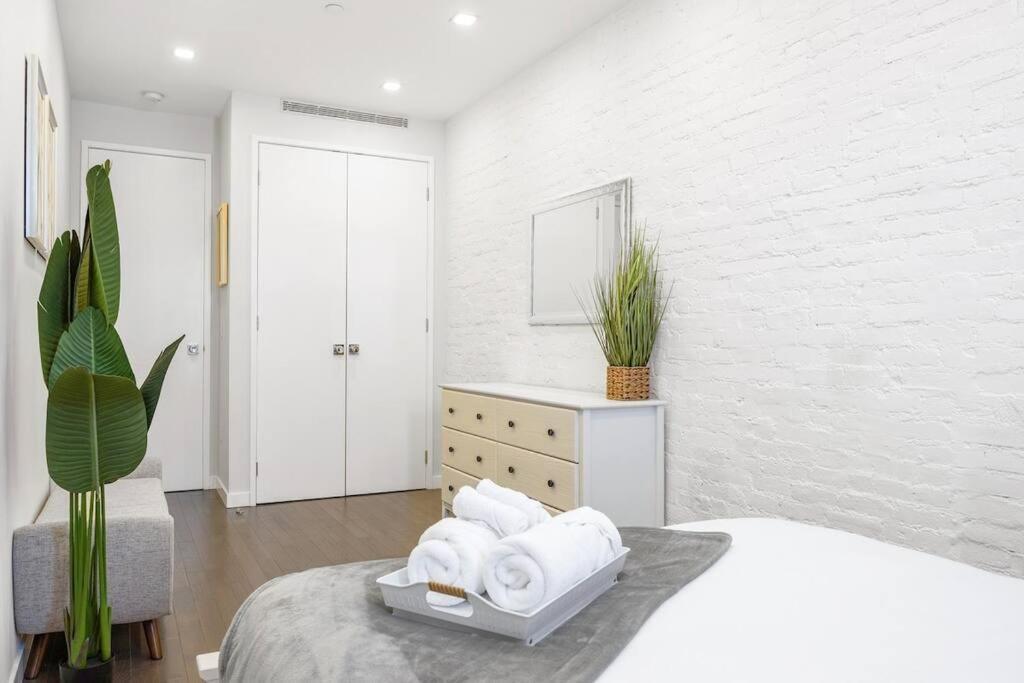 Swj 5th - Perfect For Tourism: Near Train, Times Sq, Dining Appartement *