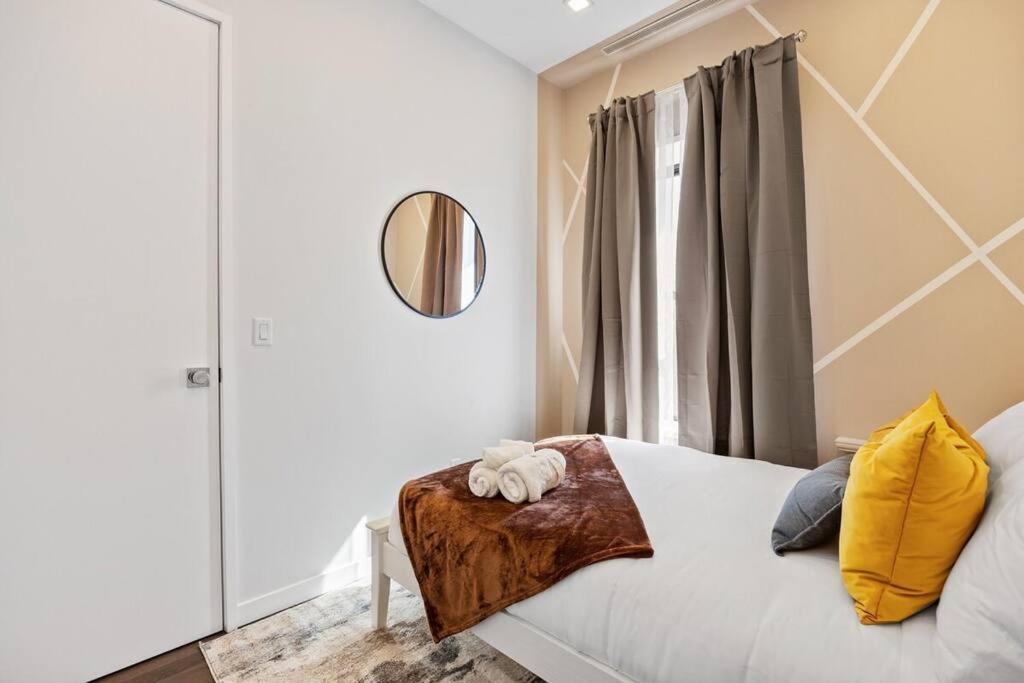 Swj 5th - Perfect For Tourism: Near Train, Times Sq, Dining Apartment