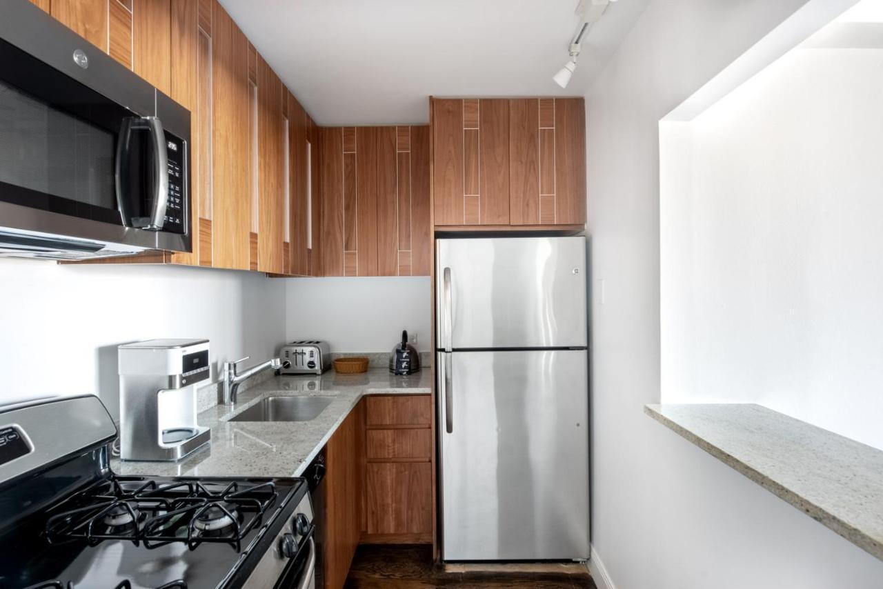 Ues 1br W Gym Doorman Balcony Stunning Roof Nyc-503 Apartment