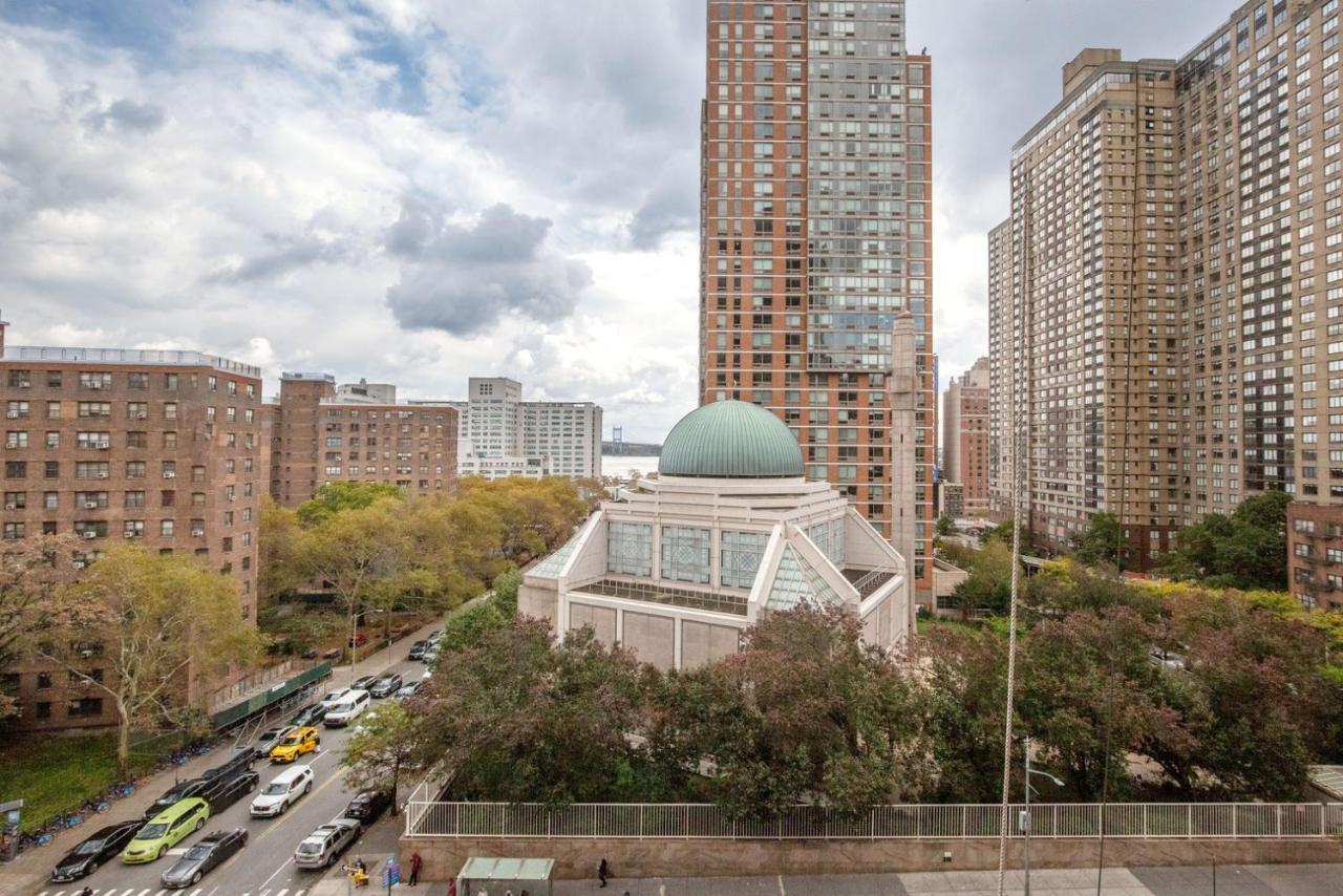 Apartment Ues 2br W Gym Elevator Nr 96th St Q Nyc-1298 *