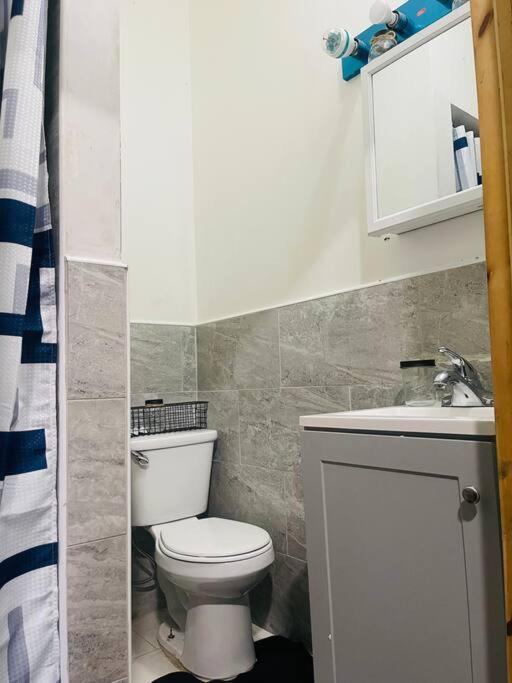 Appartement Cozy Staycation - Brooklyn Close To Train Stations *