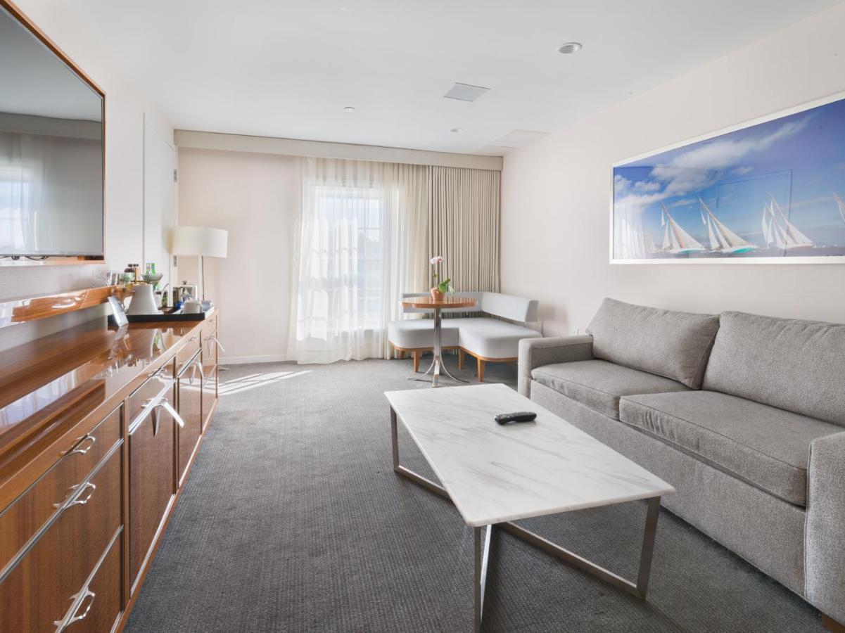 33 Hotel, City, Seaport 5*