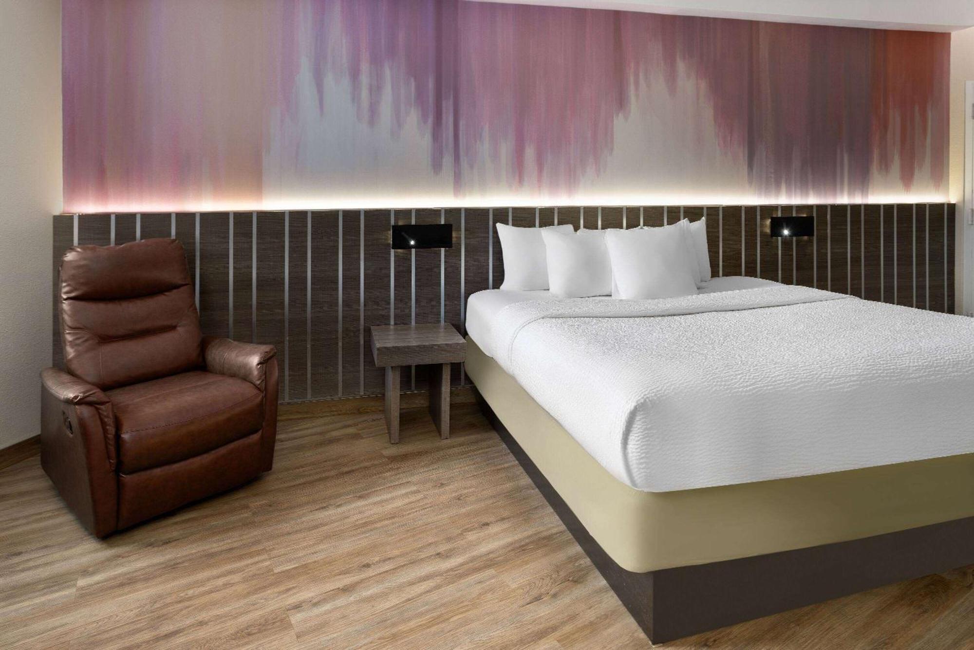 Ramada By Wyndham Bronx