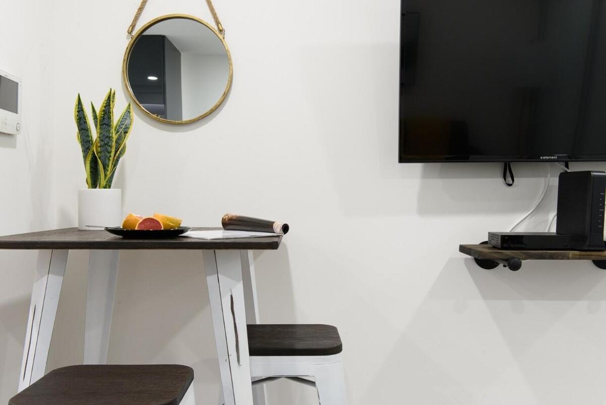 75-1b New Prime Upper East W D Elevator *