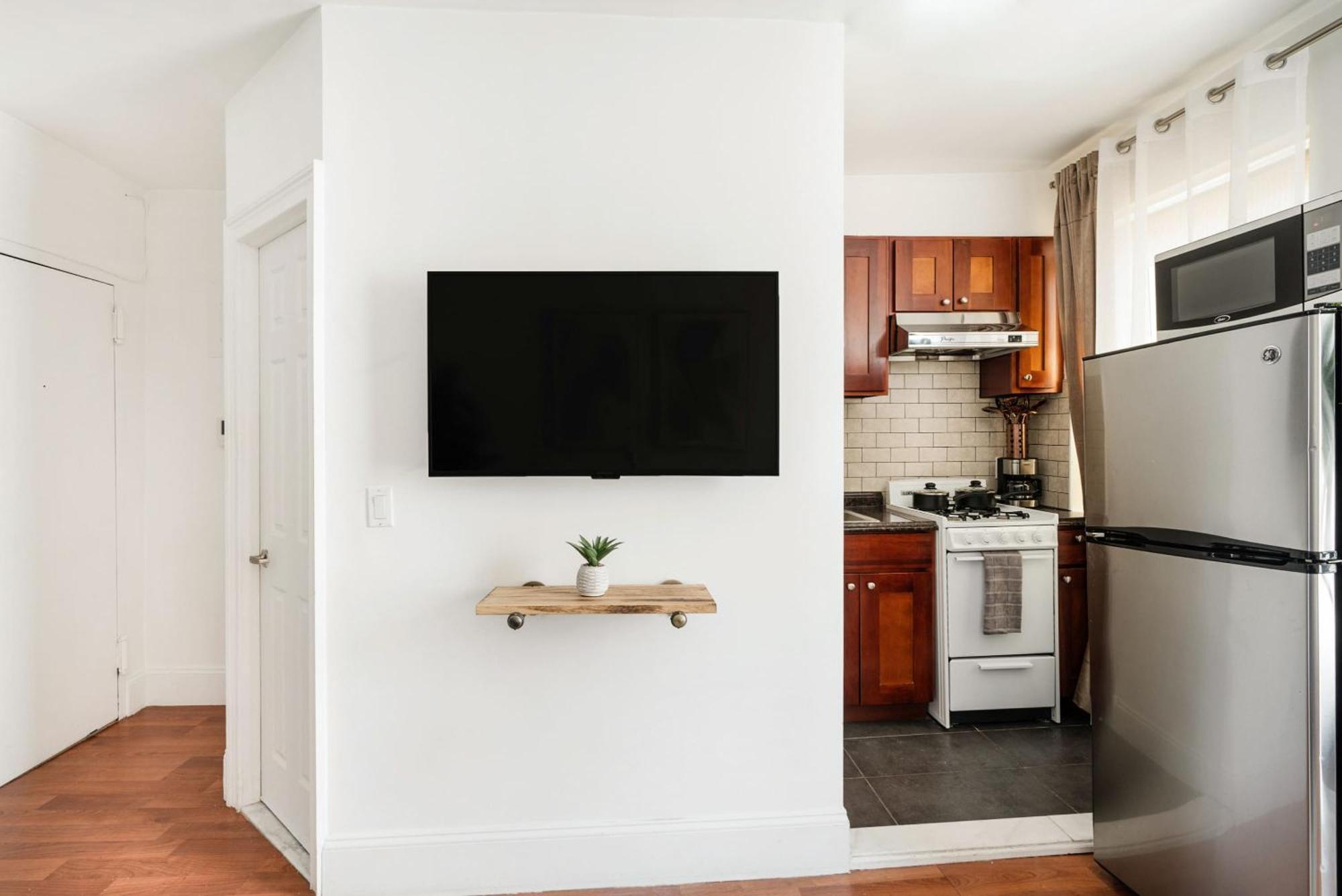 69-4d Trendy Lower East Side 1b Brand New Apartment New York