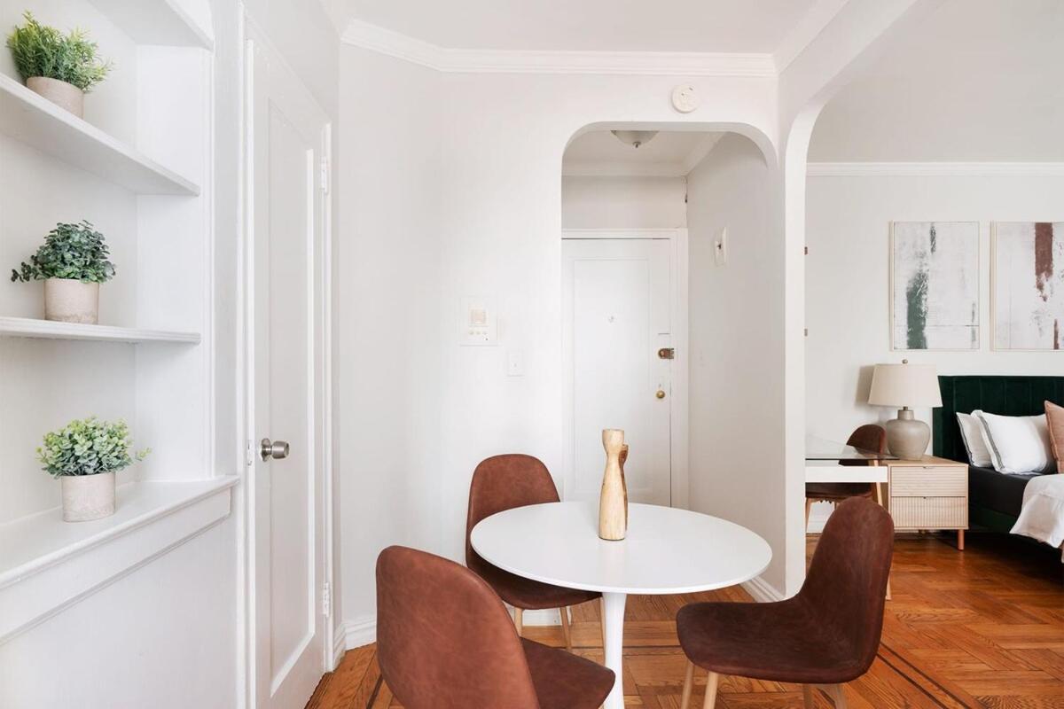 105 -5g Brand New Prime Location Elevator Apartment *