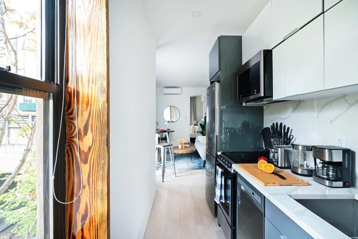 48-1fe Brand New 1br Prime Hell's Kitchen Wd In Unit Apartment