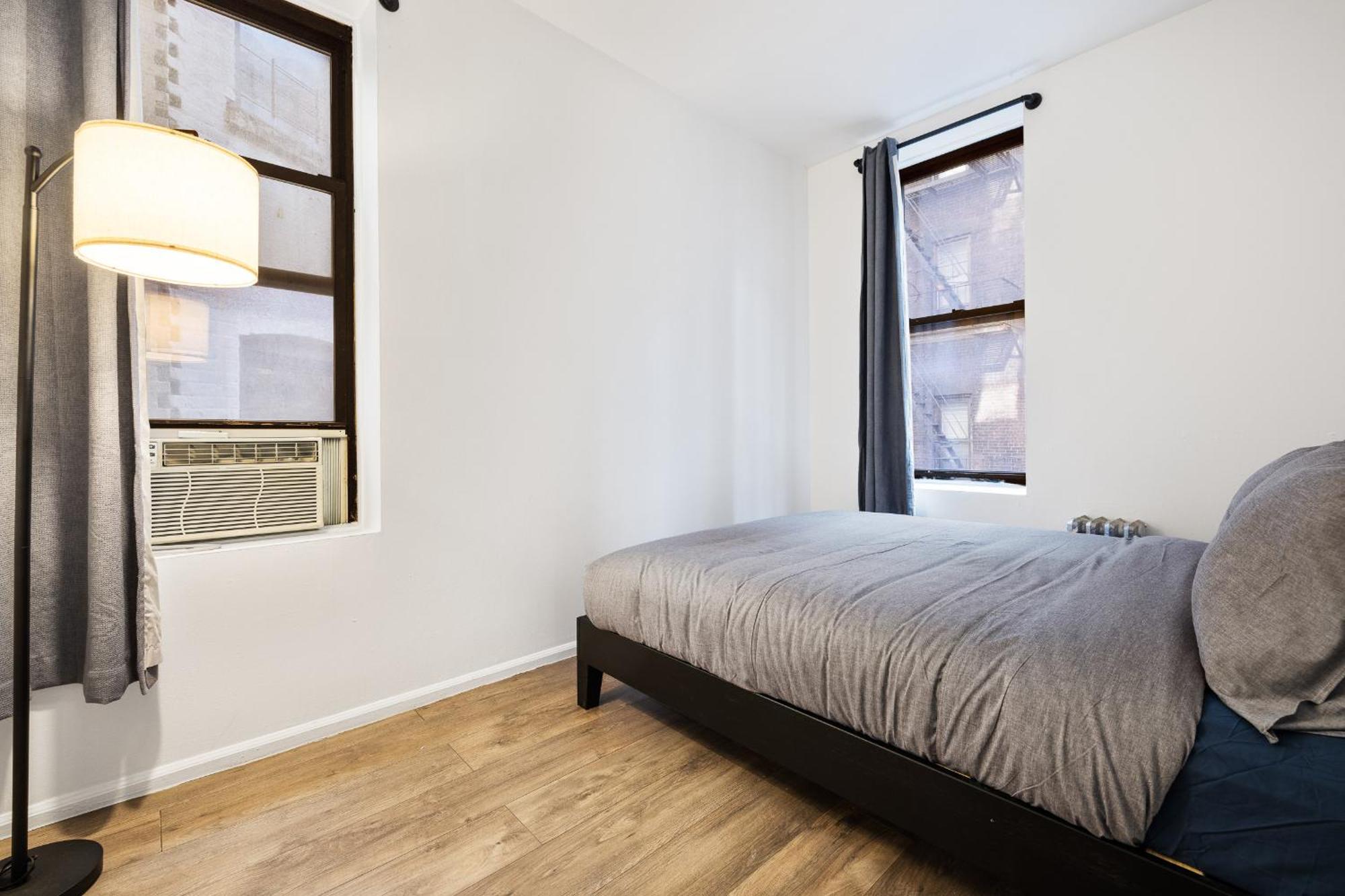 Inspiring Urban Life, Times Square Apartment New York