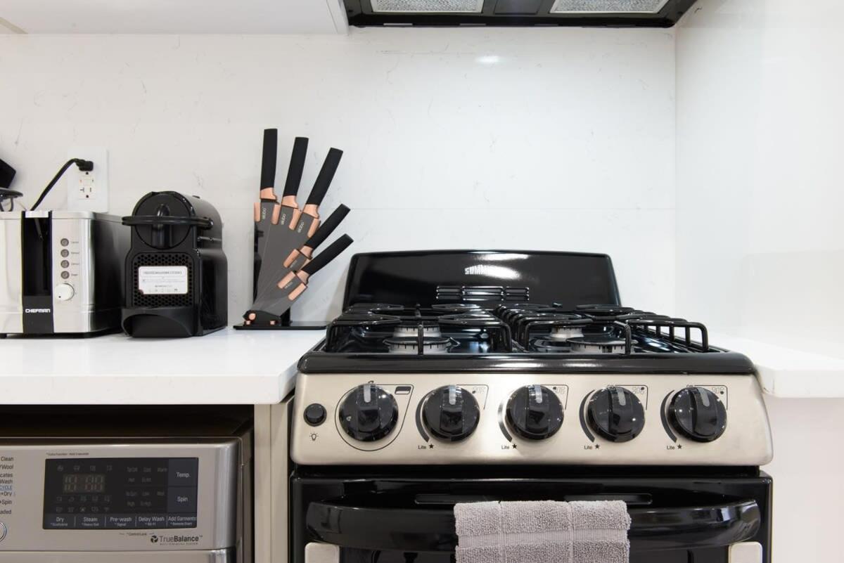 62-3a New Prime Ues W D In Unit Walk 2 C Park *