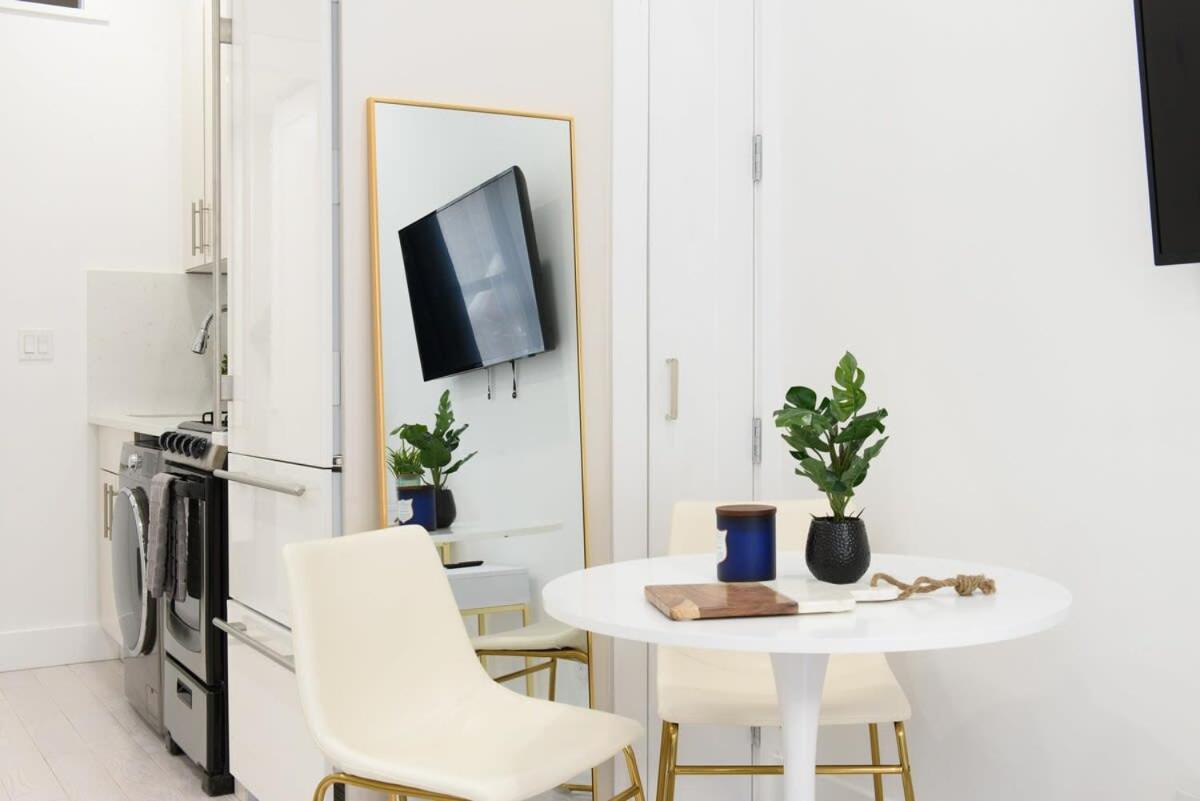 62-3a New Prime Ues W D In Unit Walk 2 C Park