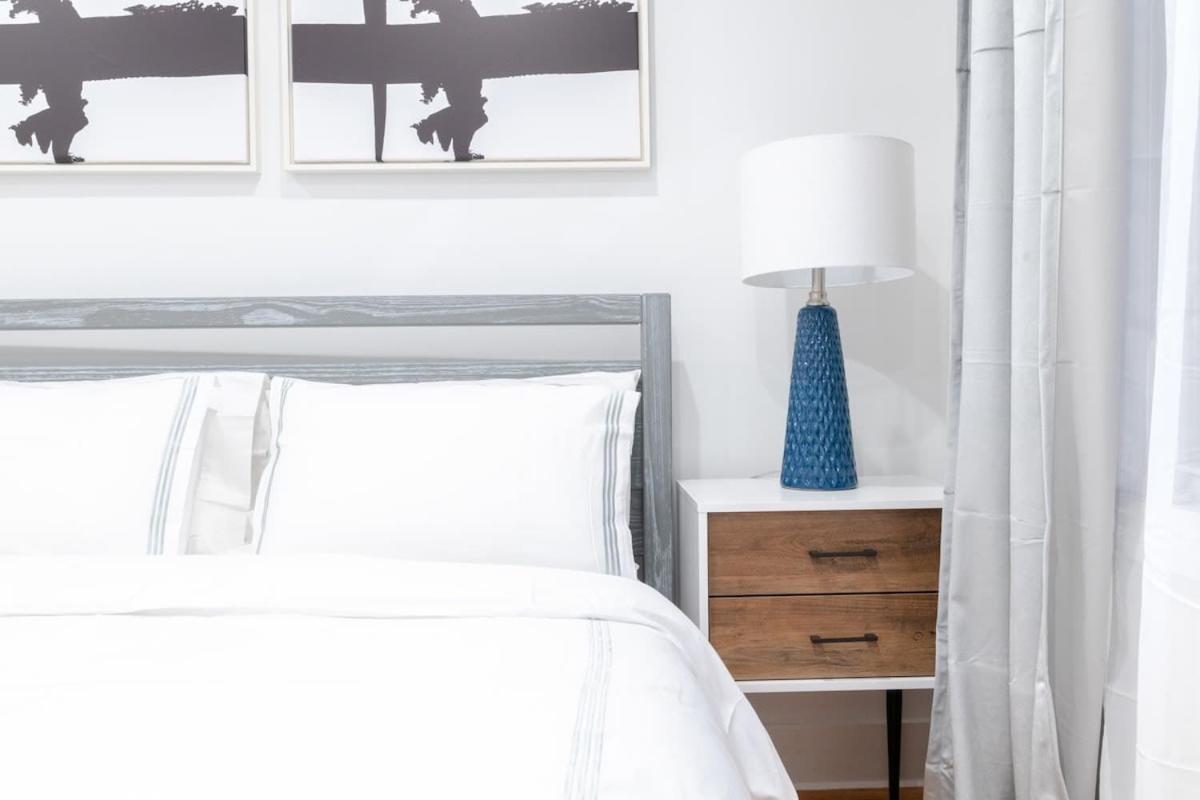 323-1 Specious 2br Williamsburg Apartment New York