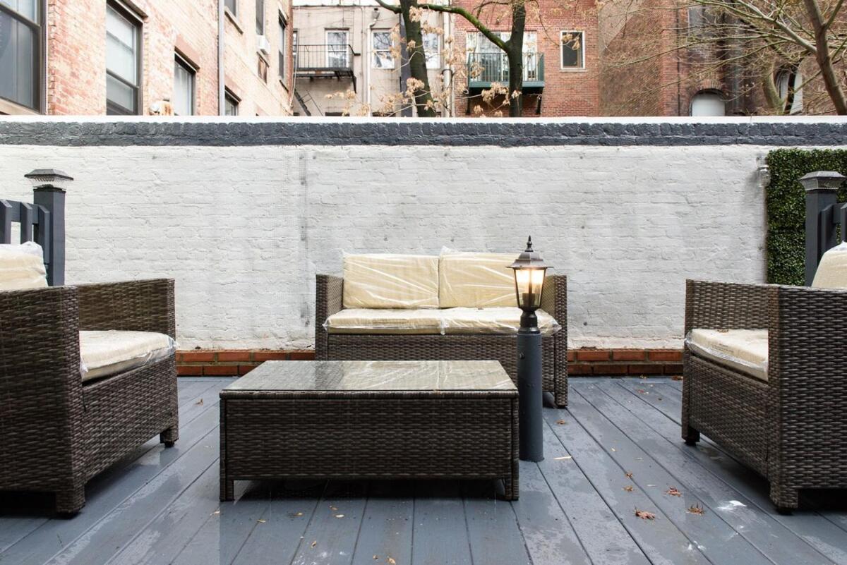 26-4a New Prime 20's W D Shared Courtyard