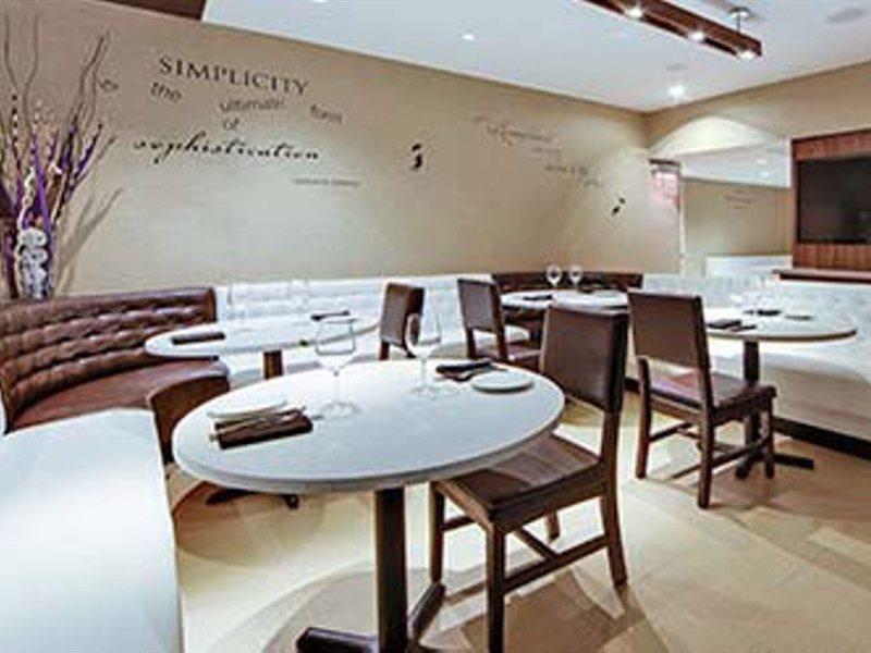 Wyndham Garden Chinatown Hotel 4*