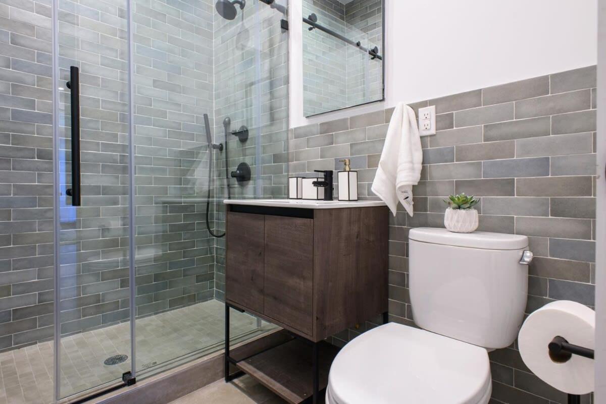 3-2 New Prime E Village Private Outdoor! * New York