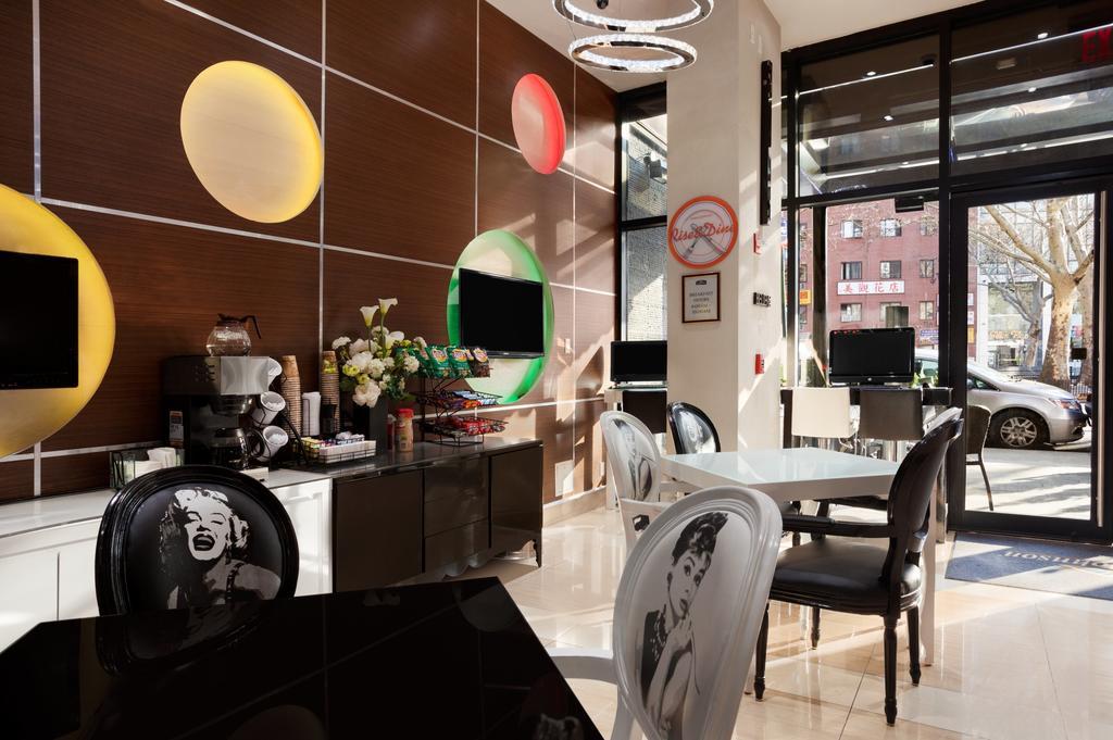 Howard Johnson Soho Hotel 3*