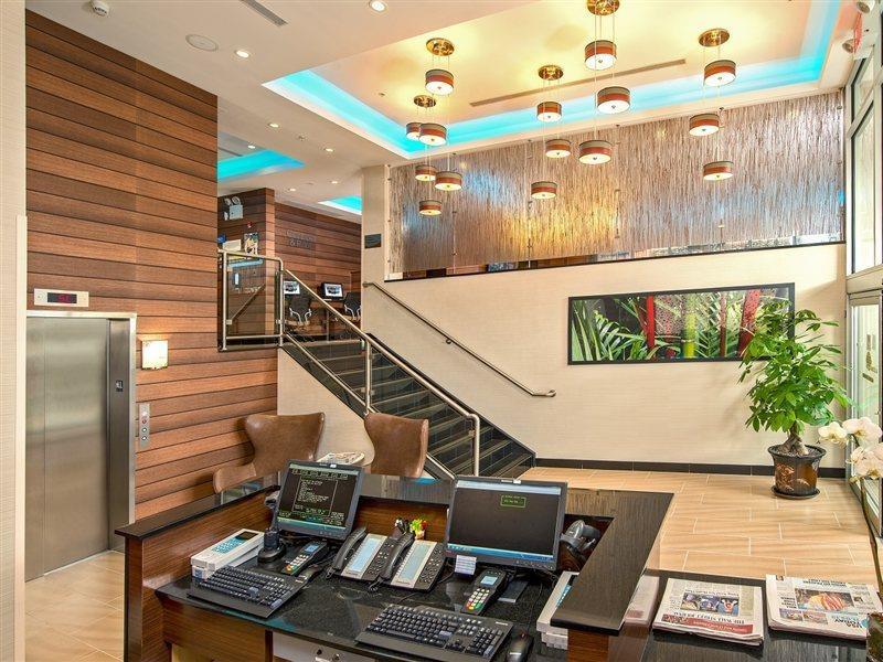 Fairfield & Manhattan/downtown East Hotel 3*