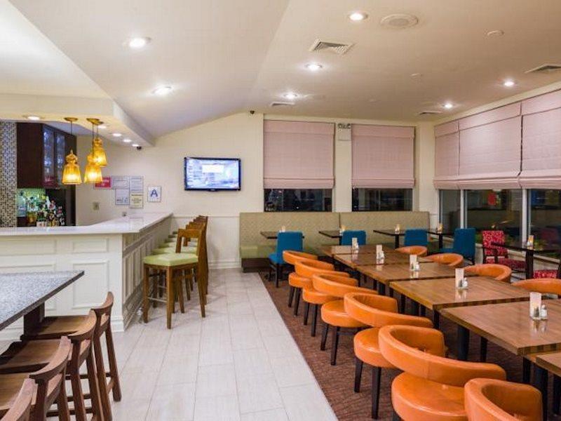 Hotel Hilton Garden Queens Jfk 3*