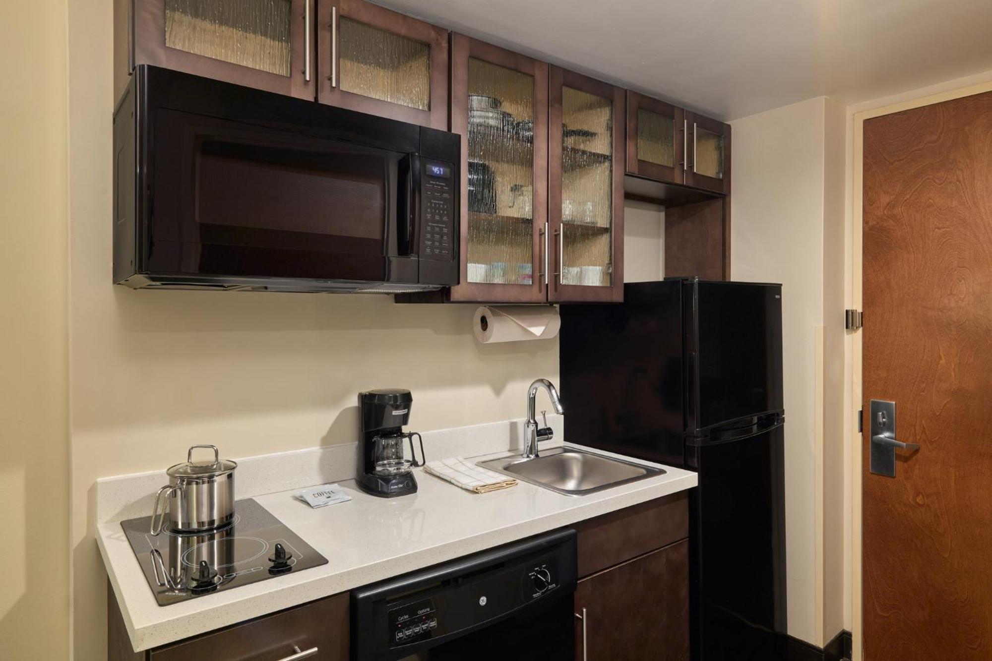 Candlewood Nyc -times Square By Ihg Hotel 3*