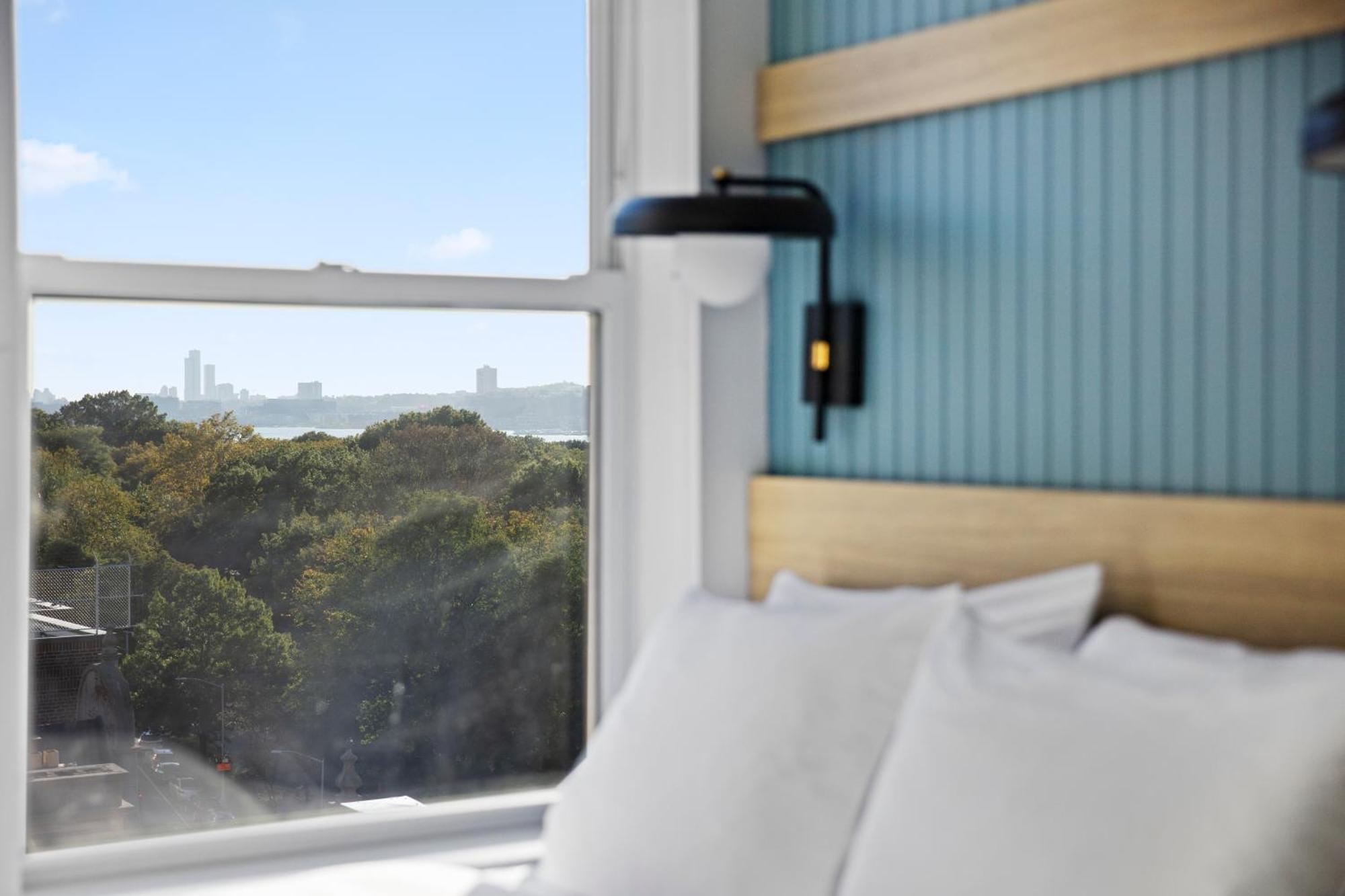 Hotel Riverside Tower 2*