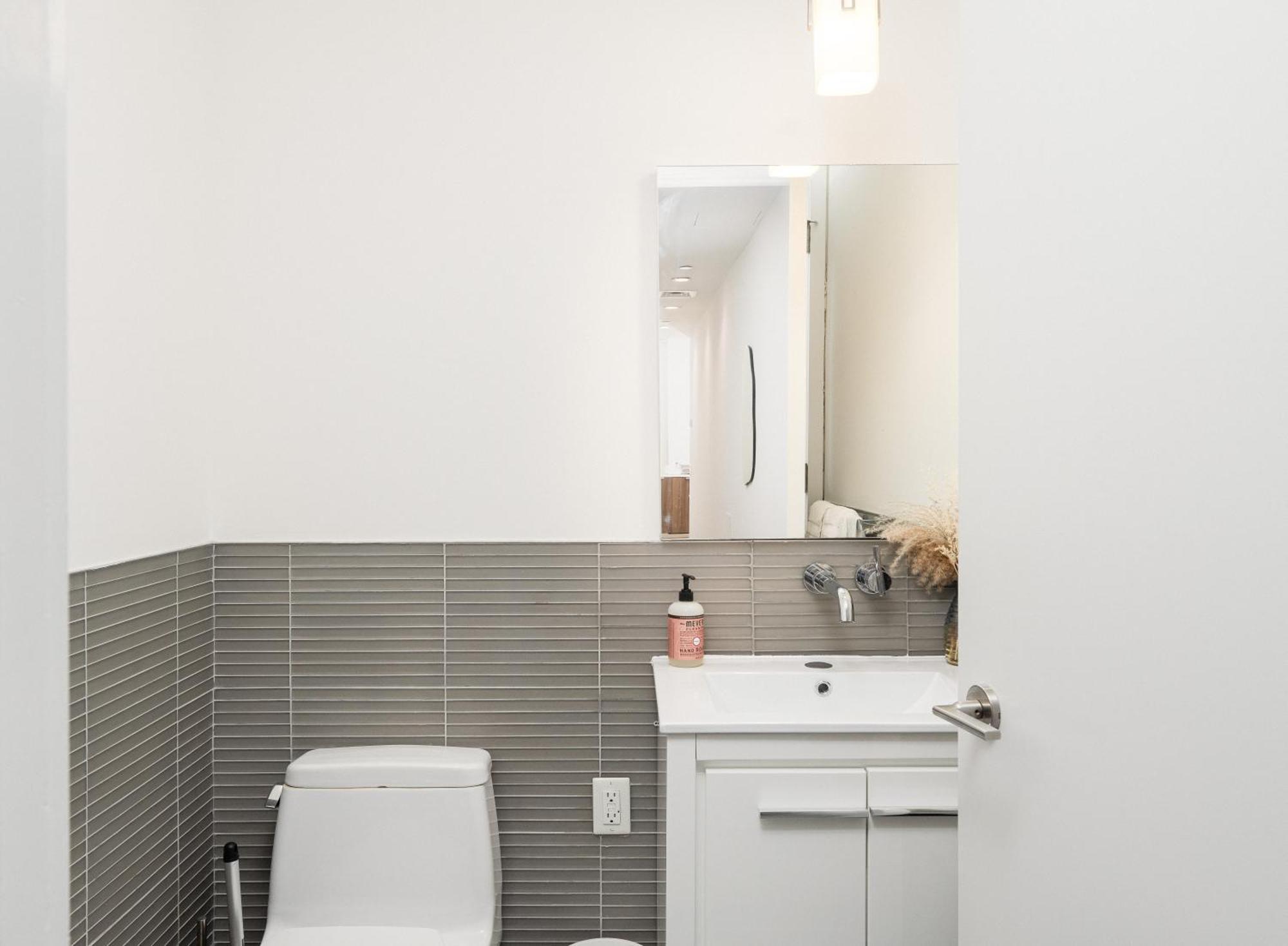 Luxury 2bd Nr St Gym Rooftop W/d Apartment *