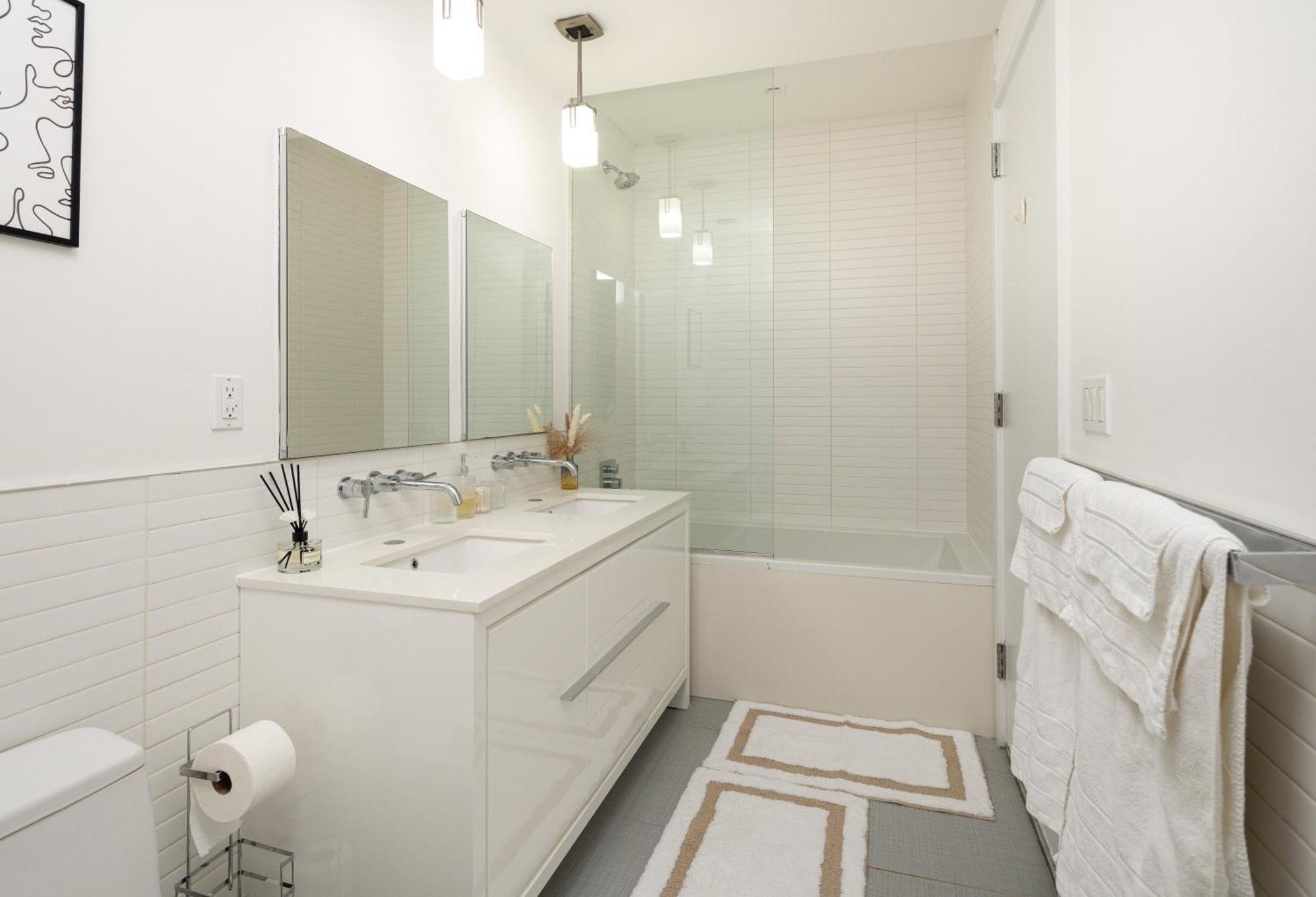 Luxury 2bd Nr St Gym Rooftop W/d