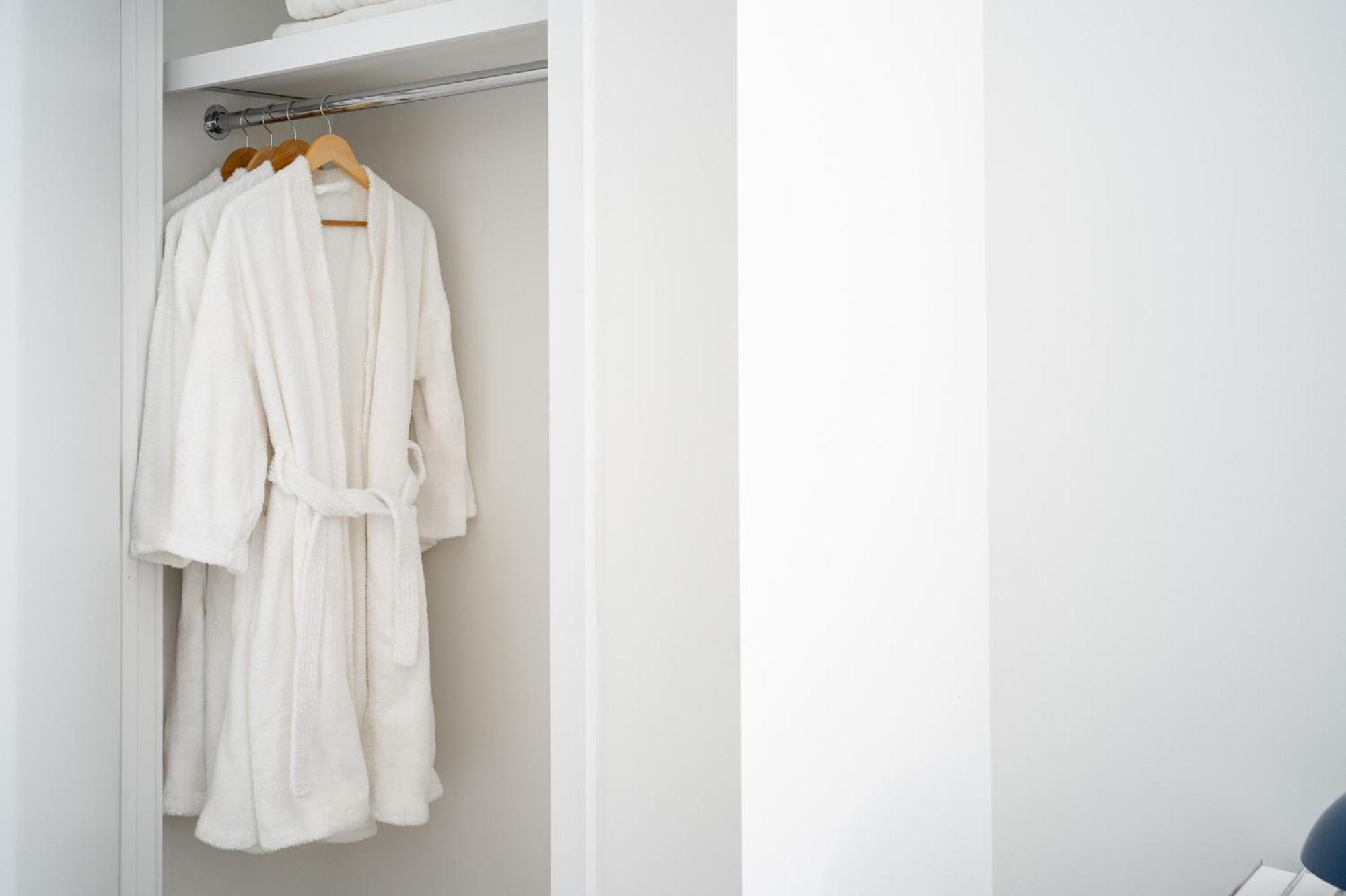 Luxury 2bd Nr St Gym Rooftop W/d Apartment