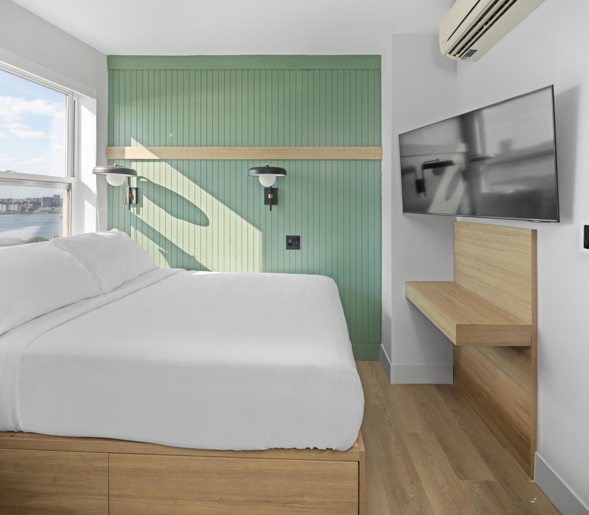 Hotel Riverside Tower 2*