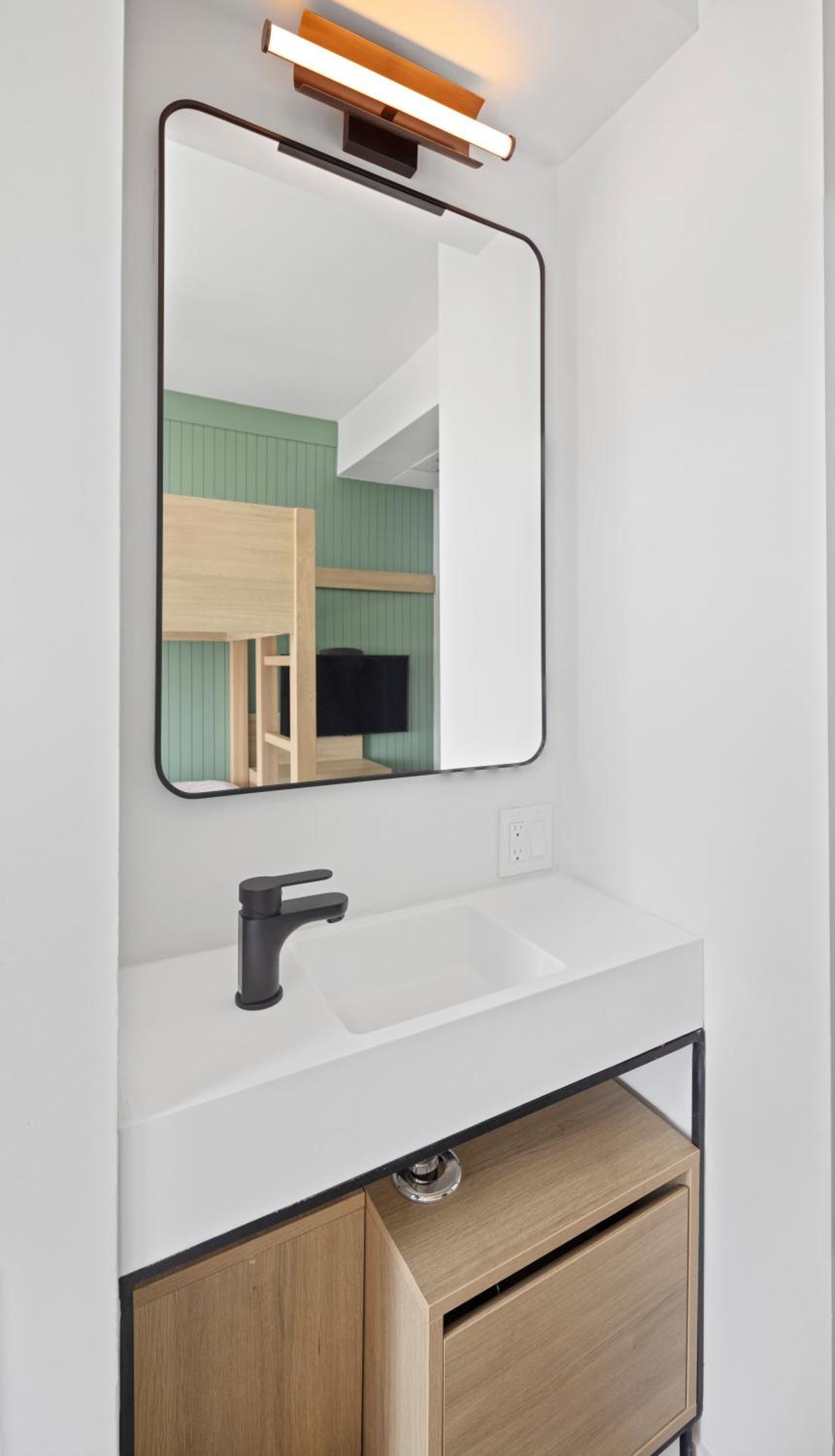 Riverside Tower Hotel