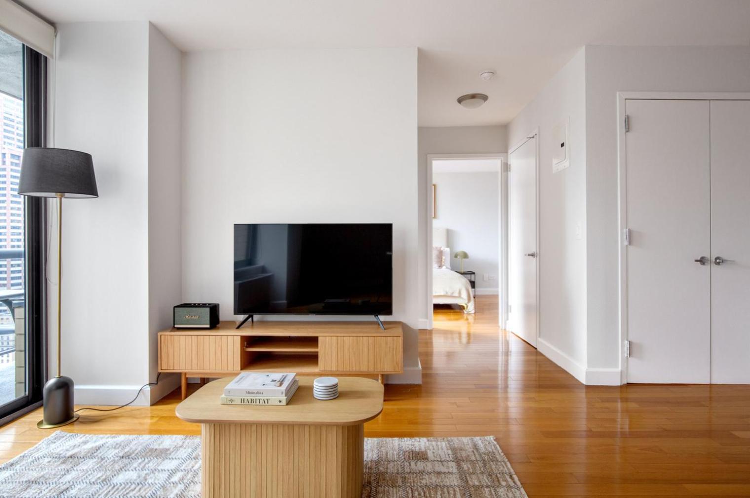 Midtown 1br W Gym Elevator Nr Rockefeller Ctr Nyc-1401 Apartment