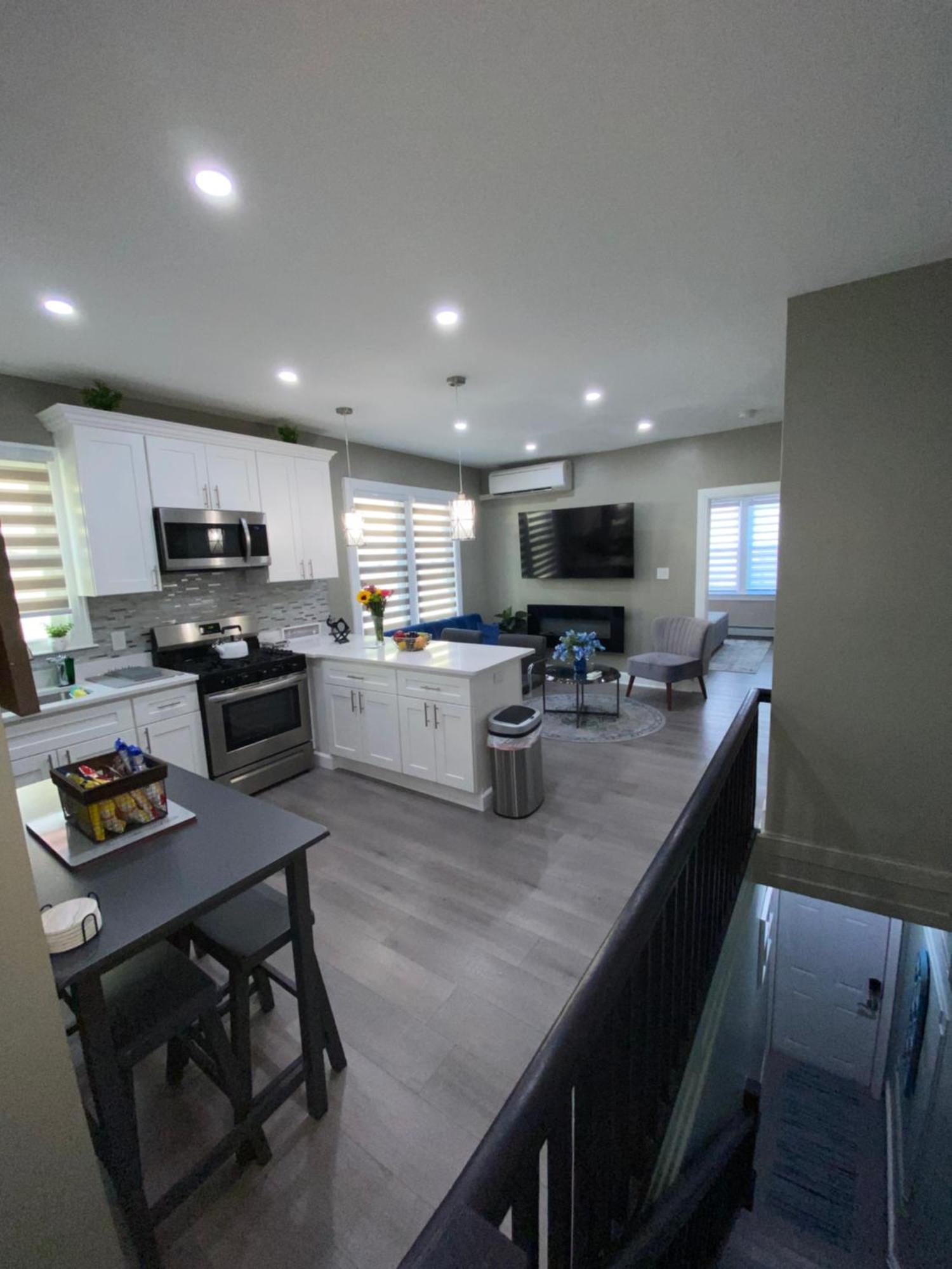 Homestay Hugh's And Nora's Place To *