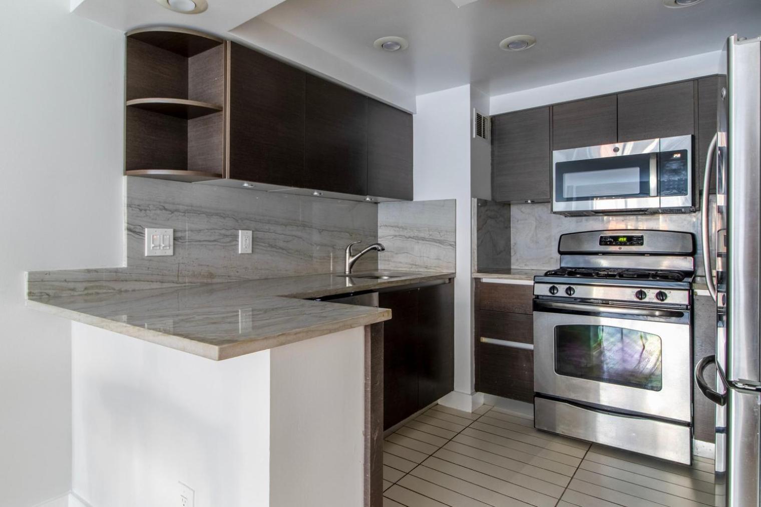 Apartment Lenox Hill 2br W Elevator Doorman Nr Art Nyc-1389 *