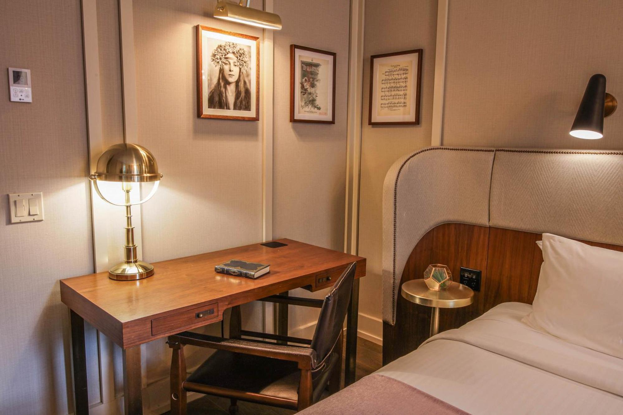 Hotel The Evelyn Nomad