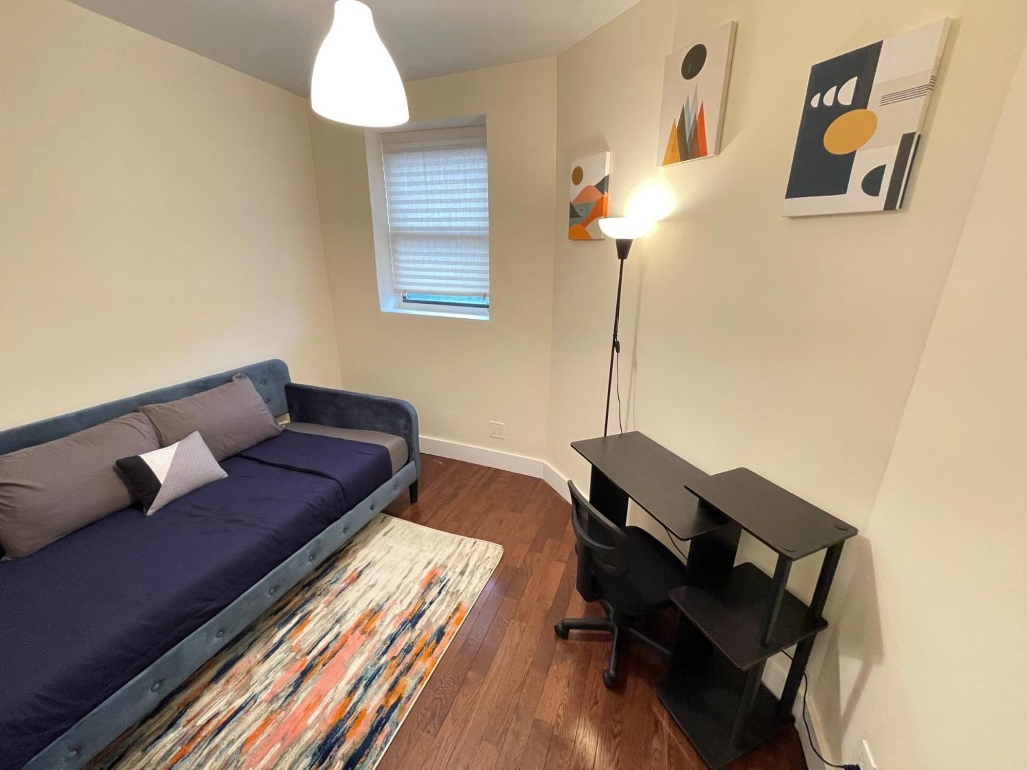 Appartement Unique Three Bedroom W/ Workspace *