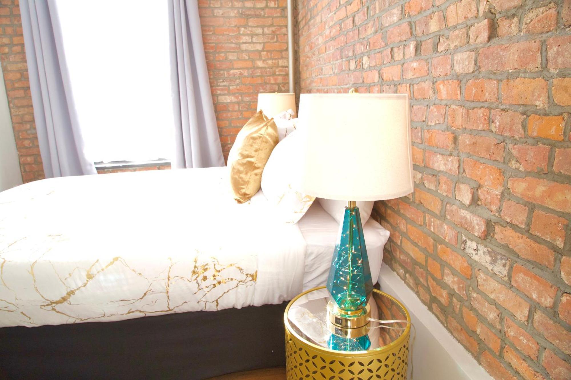 Apartment Style Near Park *