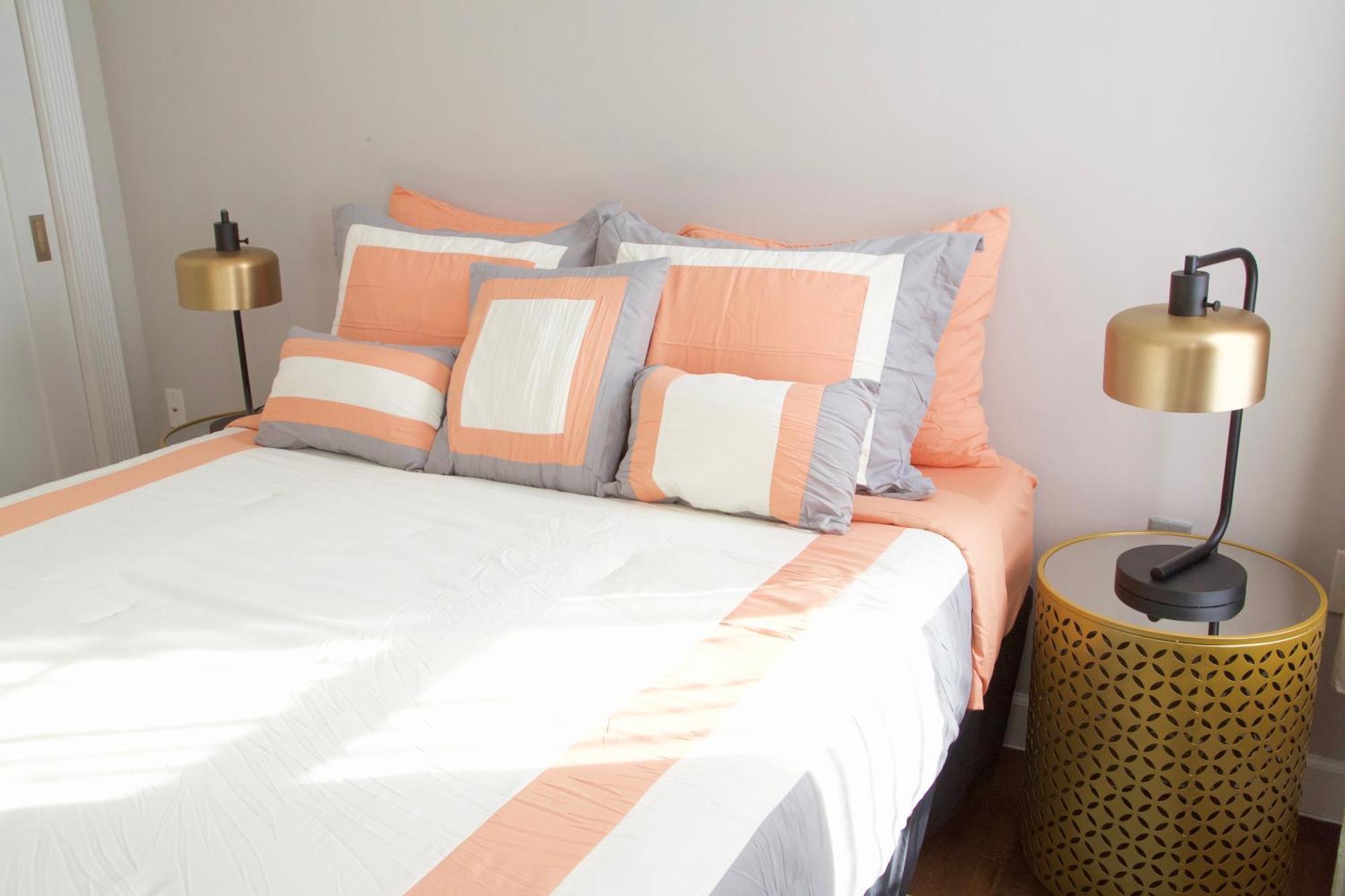 Apartment Style Near Park *