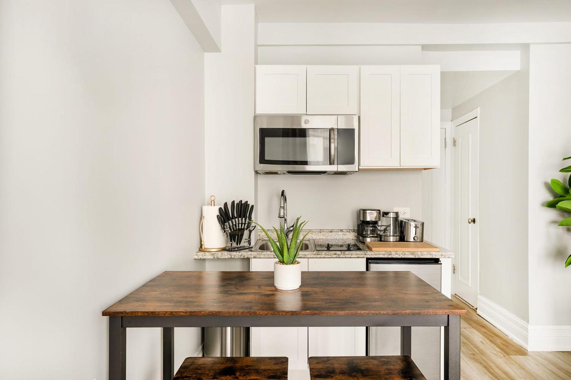 Apartment 73-1004 New Uws Doorman Gym *