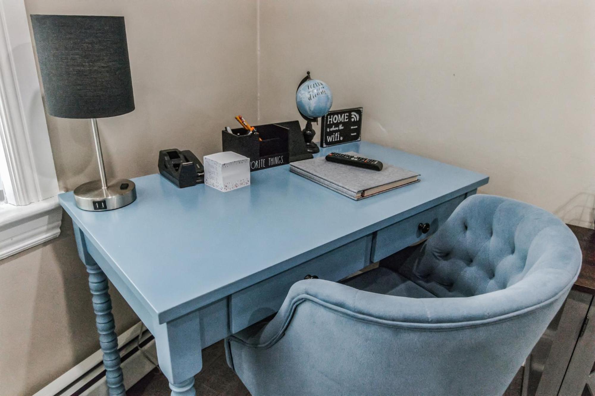 Homestay Hugh's And Nora's Place To *