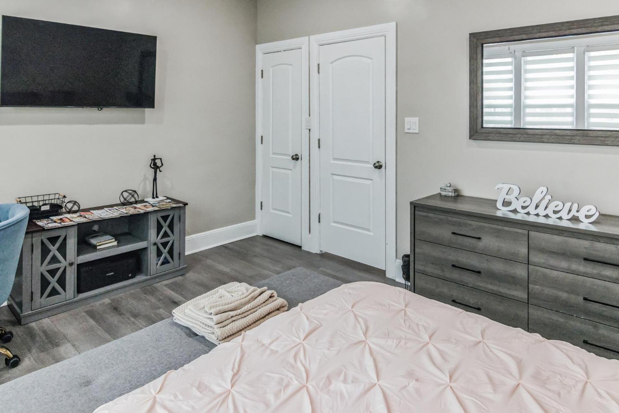 Hugh's And Nora's Place To Homestay