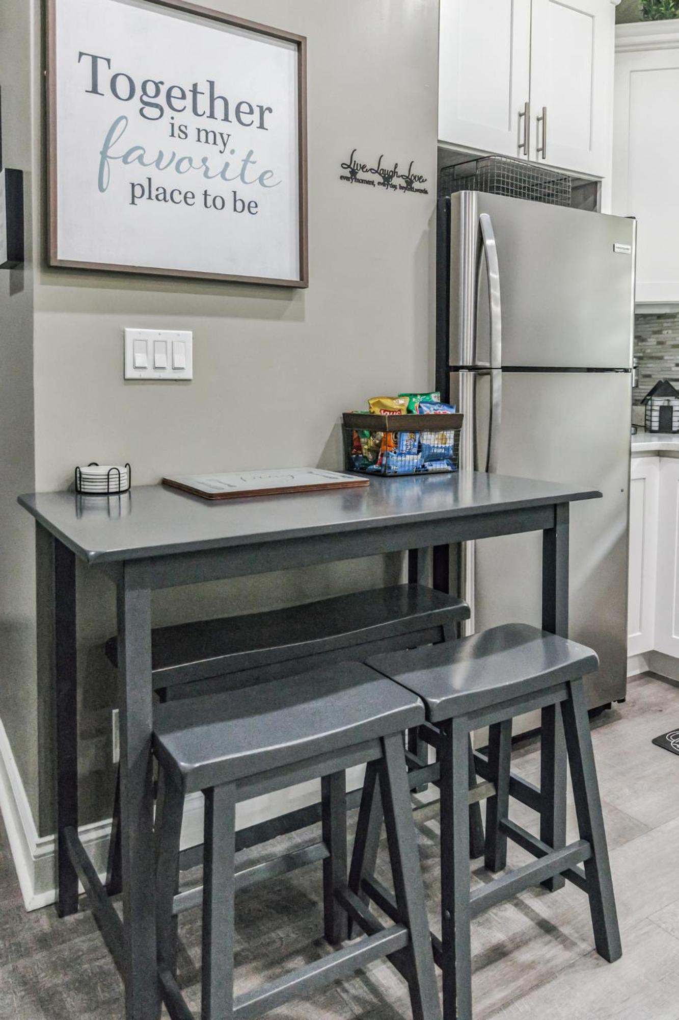 Hugh's And Nora's Place To Homestay *